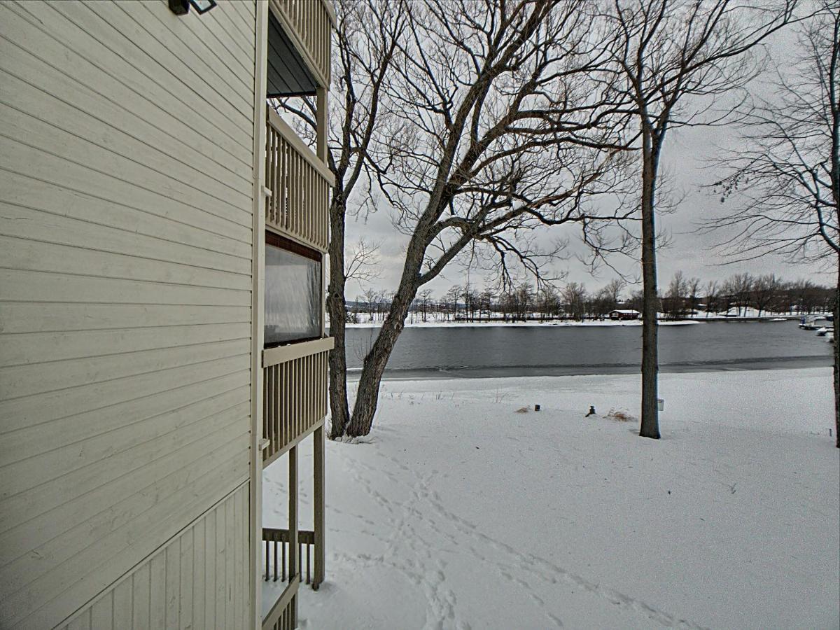 Location Tourisme Estrie - Oberge Du Village Magog Exterior photo